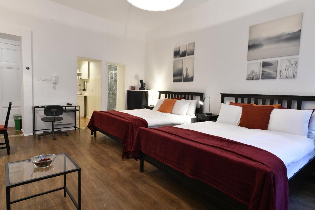 Callisto Apartment *